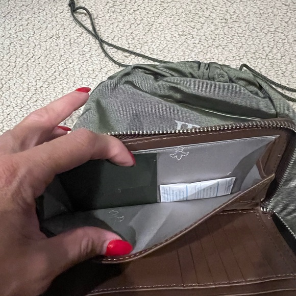 NEW Judith Ripka Stingray Wallet. New with Cards and Dustbag - Picture 6 of 12